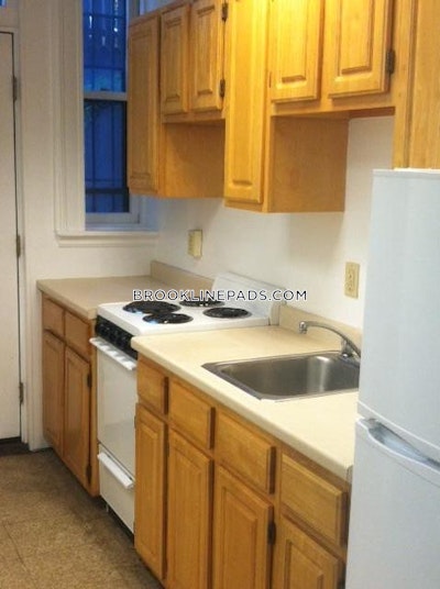 Brookline 1 Bed 1 Bath  Boston University - $2,695