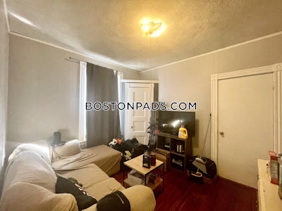 Brookline 2 Bed 1 Bath BROOKLINE- BROOKLINE VILLAGE $2,800  Brookline Village - $2,800