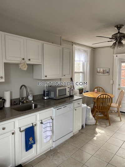 North End 2 Bed, 1 Bath Unit Boston - $4,290