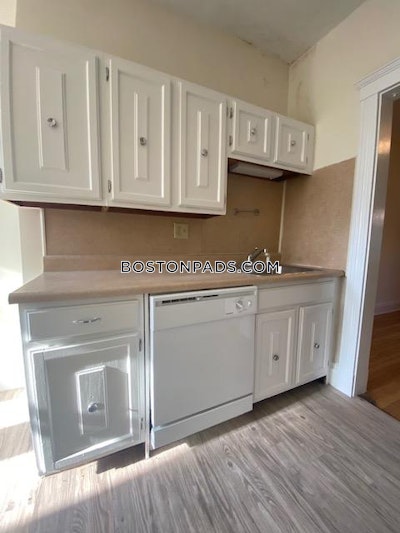 Brookline 3 Bed, 1 Bath Unit  Coolidge Corner - $4,300