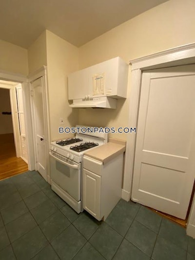 Brookline 2.5 Beds 1 Bath  Coolidge Corner - $3,700