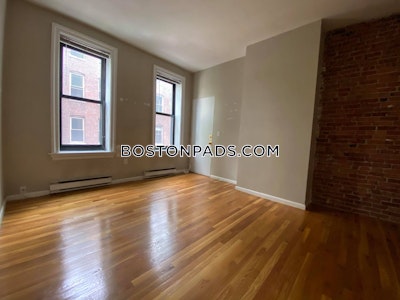 Bay Village 1 Bed, 1 Bath Unit Boston - $3,200